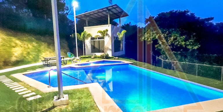 7074f550-c3ad-4e3a-9f4d-a0b9331619c8